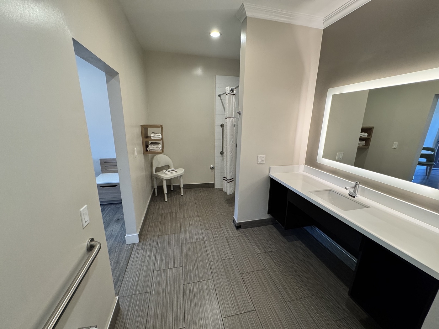Family Room-ADA Accessible King Room