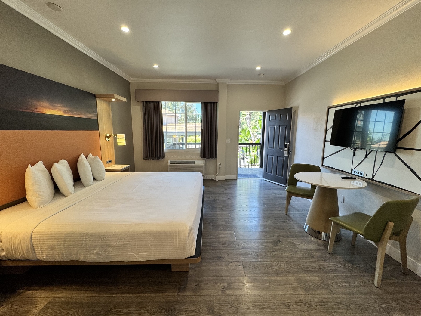 Family Room-ADA Accessible King Room